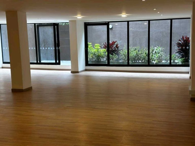 Se arrienda apartamento barrio Rosales con balcón y terraza