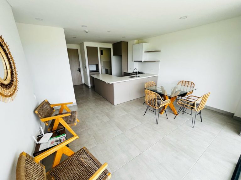 SE ARRIENDA APARTAMENTO DE 2 HABITACIONES – EL CAIMO