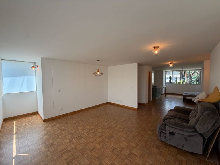 Se Arrienda Apartamento en El Poblado, Loma del Tesoro