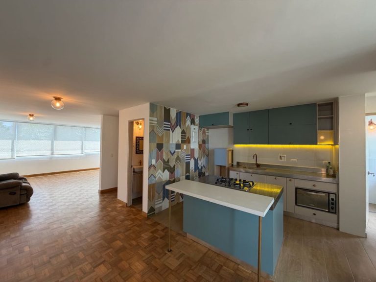Se Arrienda Apartamento en El Poblado, Loma del Tesoro