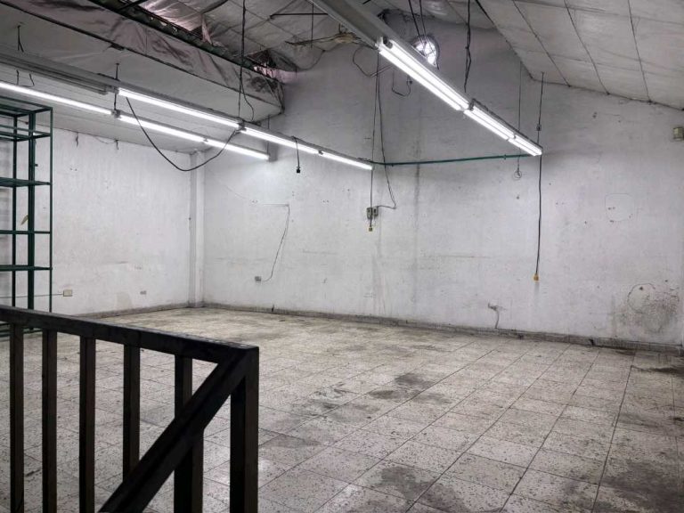 SE ARRIENDA BODEGA INDUSTRIAL ATANASIO GIRARDOT XU10204955
