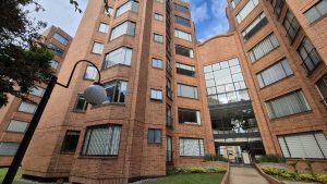 vendo_apartamento_exterior_3_h_1784682162-7829_1308.jpeg