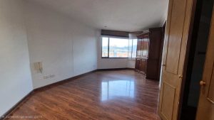 vendo_apartamento_exterior_3_h_1784682213-9852_4268.jpeg