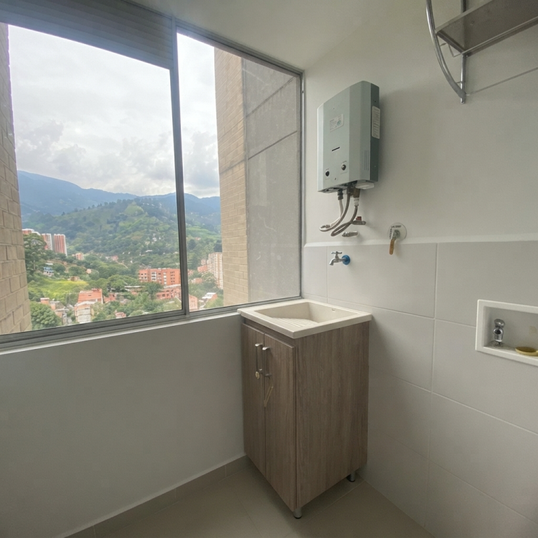 ARRIENDO DE APARTAMENTO EN EL CHINGUI, ENVIGADO VISTA PANORAMICA