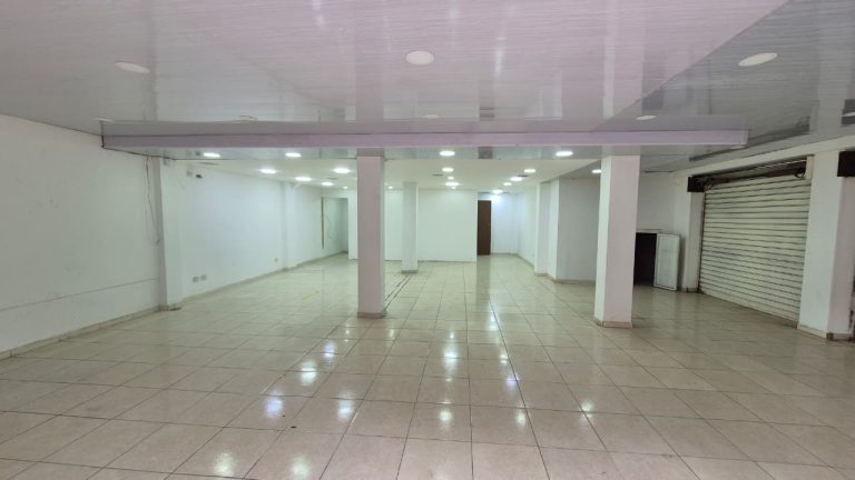 SE ALQUILA LOCAL ESQUINERO BARRIO ANTONIO NARIÑO PRIMER PISO 117M2