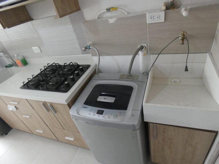 SE ARRIENDA APARTAESTUDIO AMOBLADO EN MARINILLA, URB LUNA VERDE