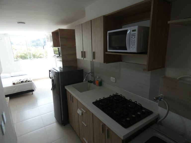SE ARRIENDA APARTAESTUDIO AMOBLADO EN MARINILLA, URB LUNA VERDE