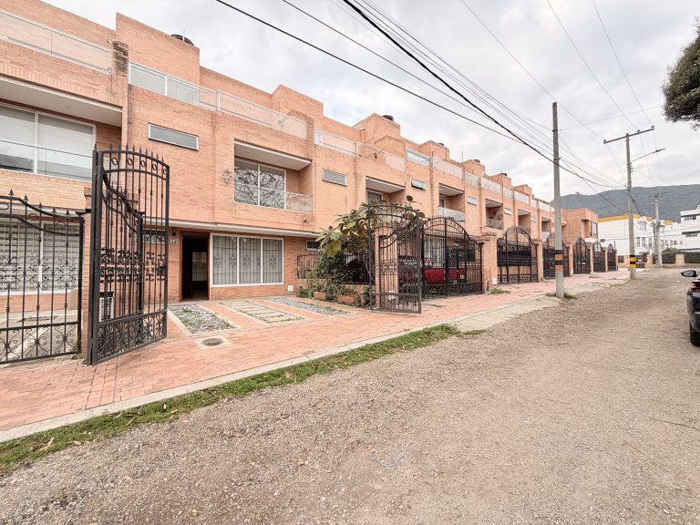 Arriendo Casa Cota Urbana Canon $ 3.600.000