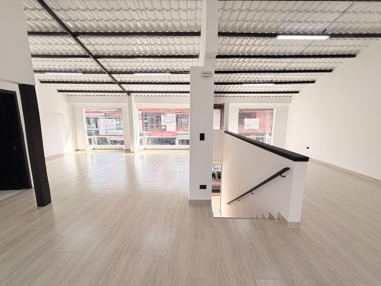 LOCAL COMERCIAL EN ARRIENDO – COTA CENTRO