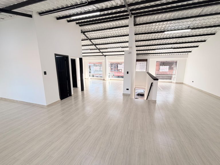 LOCAL COMERCIAL EN ARRIENDO – COTA CENTRO