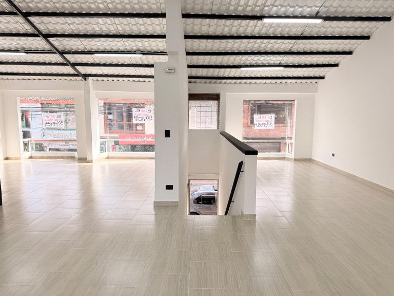 LOCAL COMERCIAL EN ARRIENDO – COTA CENTRO
