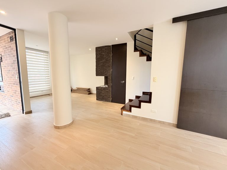 Arriendo o Venta Casa Cota conjunto Cerrado Cota
