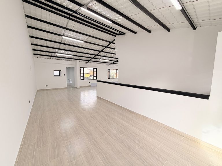 LOCAL COMERCIAL EN ARRIENDO – COTA CENTRO