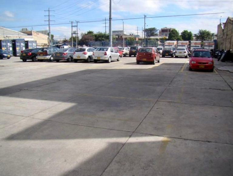 LOTE INDUSTRIAL DE 3.360 m2 EN ARRIENDO – SECTOR ALAMOS – ENGATIVA