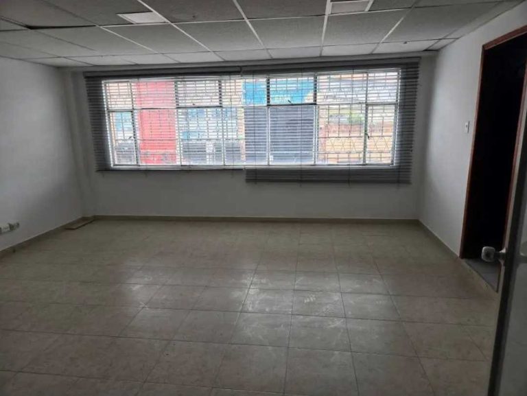 BODEGA / LOCAL COMERCIAL EN ARRIENDO – TOBERÍN