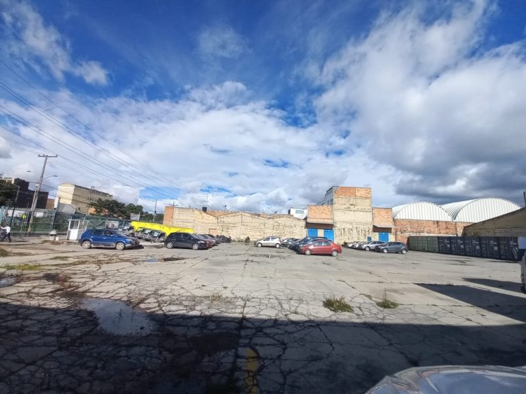 LOTE INDUSTRIAL DE 3.360 m2 EN ARRIENDO – SECTOR ALAMOS – ENGATIVA