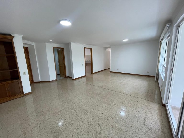 APARTAMENTO PARA ARRIENDO EN EL POBLADO SAN LUCAS