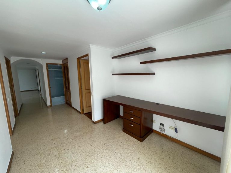 APARTAMENTO PARA ARRIENDO EN EL POBLADO SAN LUCAS