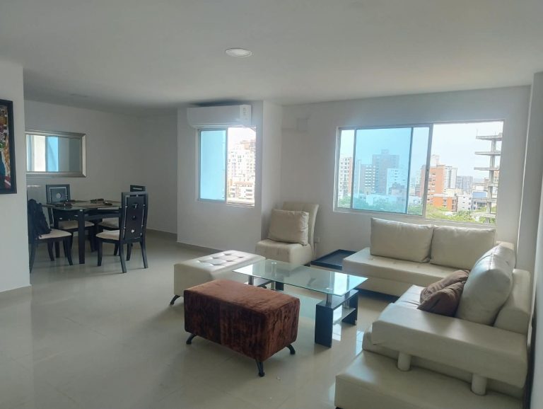 Apartamento Duplex amoblado en Altos de Riomar
