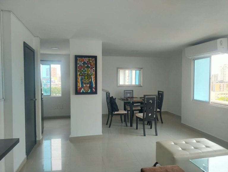 Apartamento Duplex amoblado en Altos de Riomar