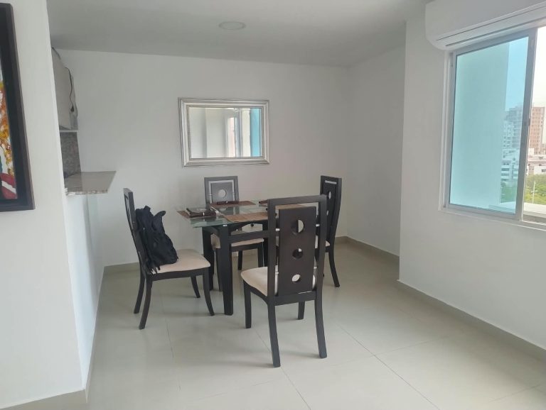 Apartamento Duplex amoblado en Altos de Riomar