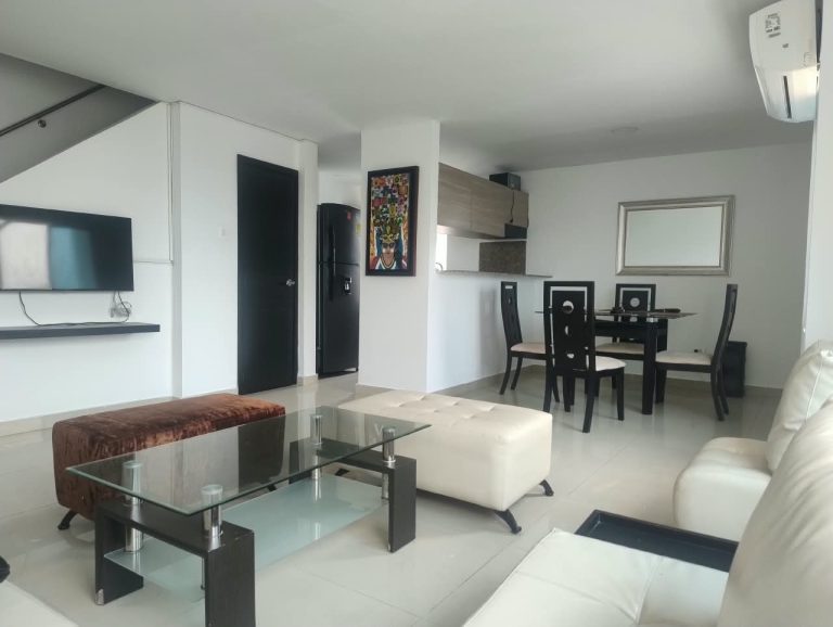 Apartamento Duplex amoblado en Altos de Riomar