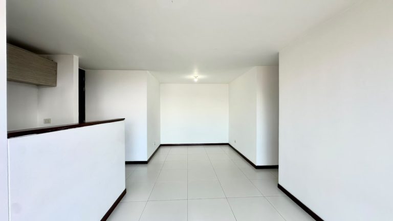 Apartamento en Arriendo. Loma del Barro. Envigado.