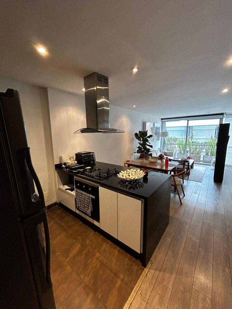 Vendo Lindo Apartamento Iluminado en Calleja Alta