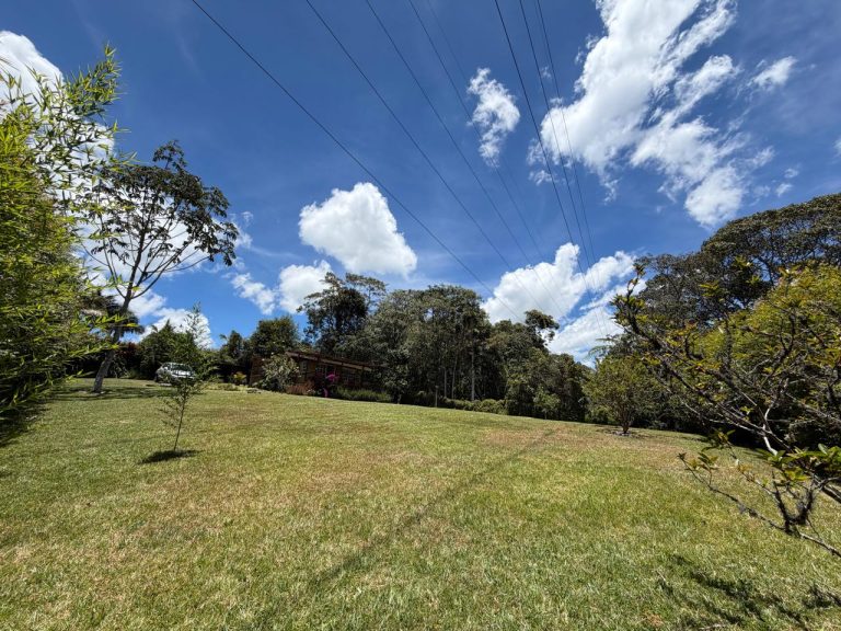 FINCA EN ARRIENDO EN LA CEJA, SECTOR LAS LOMITAS