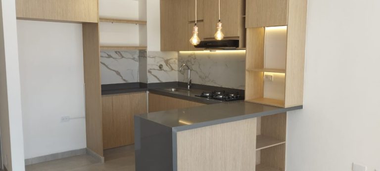 CASA FINCA EN ARRIENDO EN GUARNE A BORDE DE LA AUTOPISTA