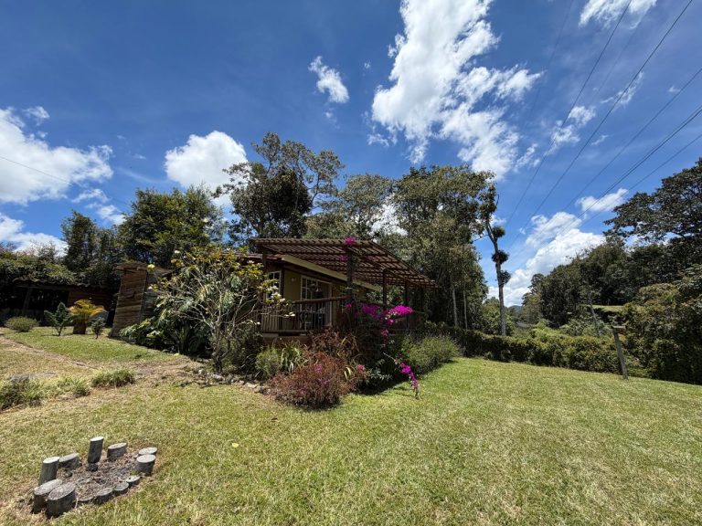 FINCA EN ARRIENDO EN LA CEJA, SECTOR LAS LOMITAS