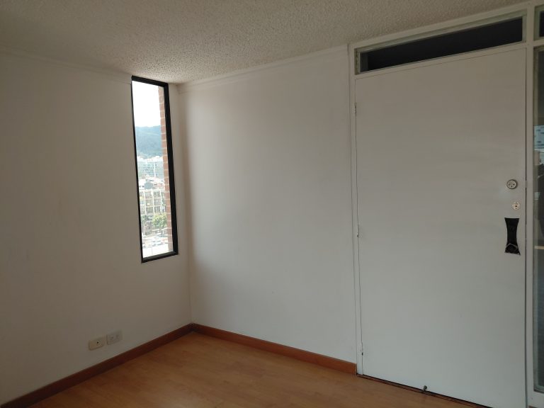 ARRIENDO APTO VERSATIL VIVIENDA / OFICINA ANTIGUO COUNTRY -1-