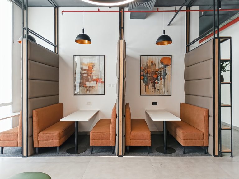 Alquiler de oficinas bellamente diseñadas para 1 persona en Bogota, 122 Logic