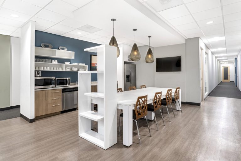Oficina grande en alquiler – {{brand}} Bogota, Business Suites Santa Barbara {{city}}