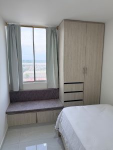 Arriendo hermoso apto amoblado cerca al malecon