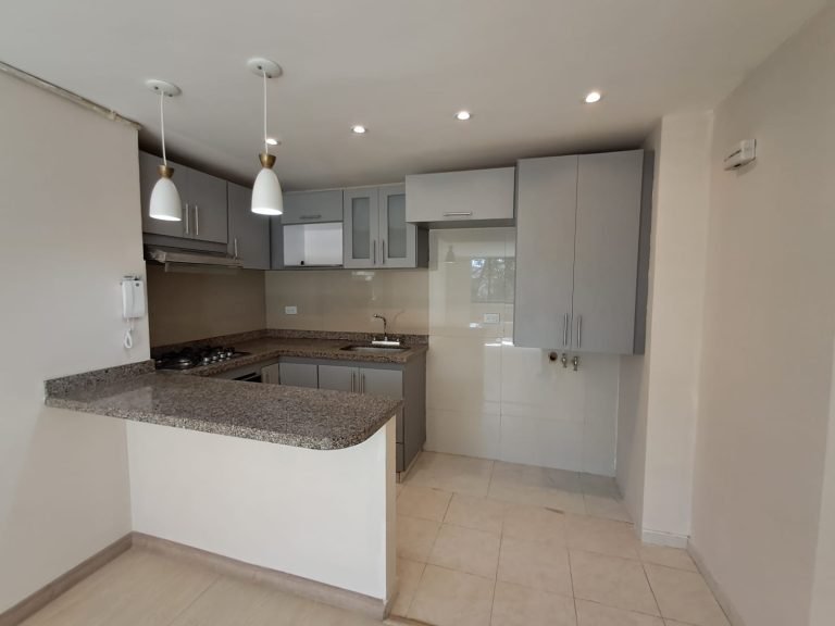 Arriendo apartamento barrio Caobos Salazar