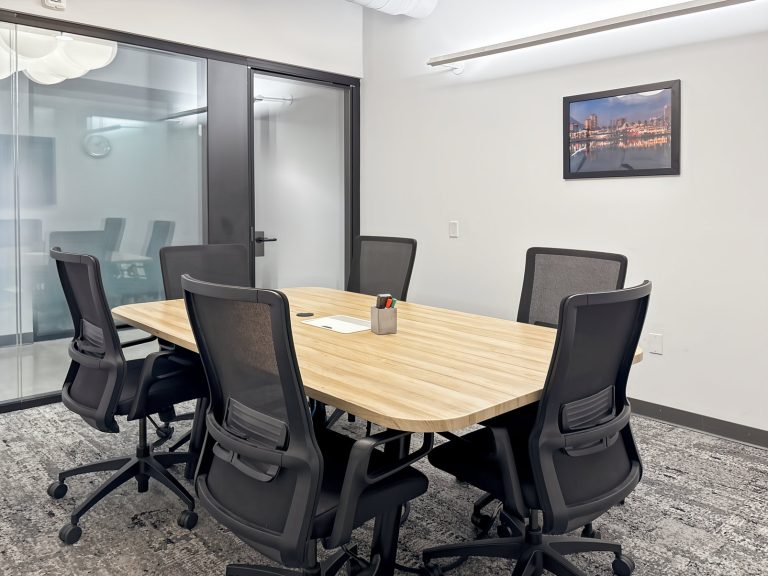 Alquiler de oficinas bellamente diseñadas para 2 personas en Bogota, 122 Logic