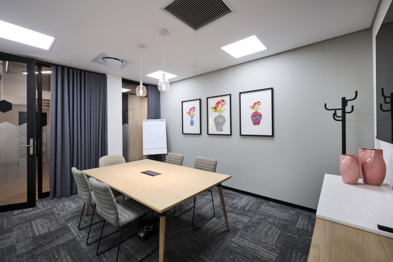 Alquiler de oficinas bellamente diseñadas para 3 personas en Bogota, 122 Logic