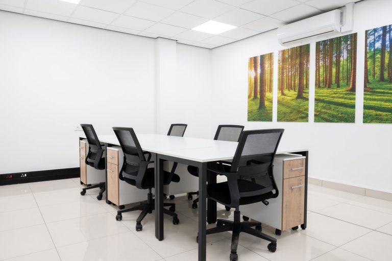Alquiler de oficina abierta bellamente diseñada para 15 personas en Bogota, 122 Logic