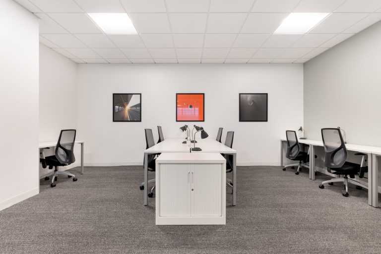 Alquiler de oficina abierta bellamente diseñada para 10 personas en Bogota, 122 Logic