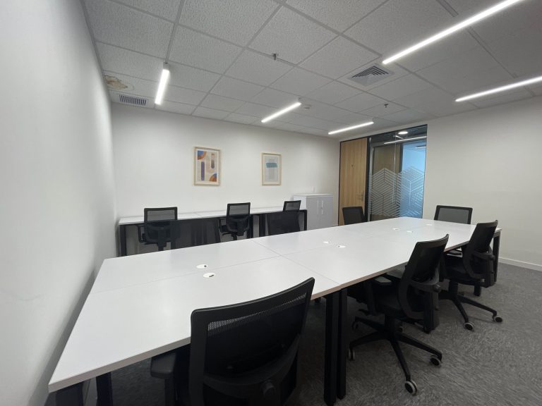 Alquiler de oficina abierta bellamente diseñada para 15 personas en Bogota, 122 Logic