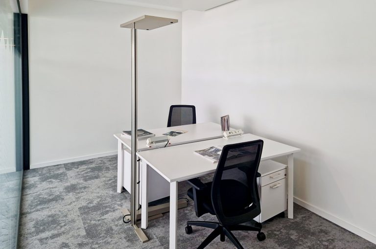Alquiler de oficinas bellamente diseñadas para 1 persona en Bogota, 122 Logic