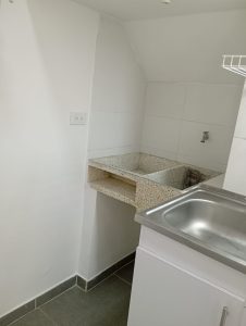 APARTAESTUDIO EN CALI BONITO COMPLETO BUENOS ESPACIOS