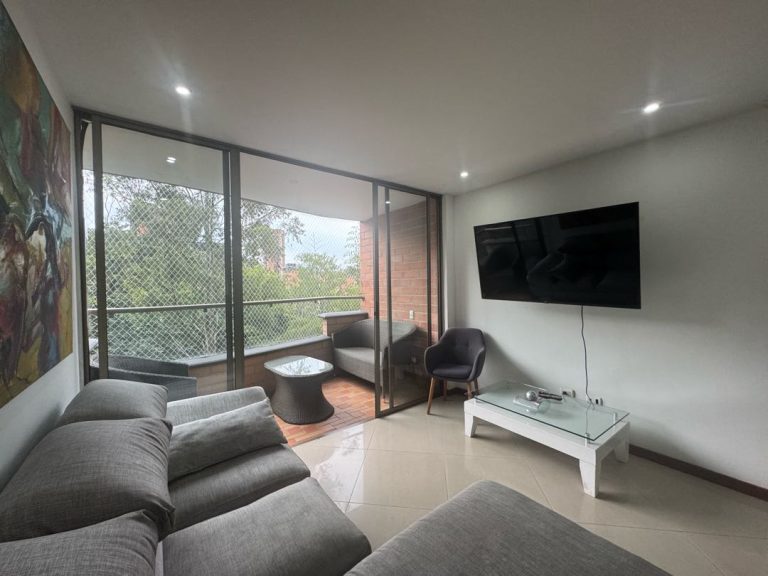 Arriendo apartamento amoblado. El Poblado. Unidad completa.