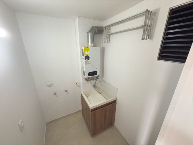 Arriendo apartamento piso 7 vista externa en el centro de Cajicá