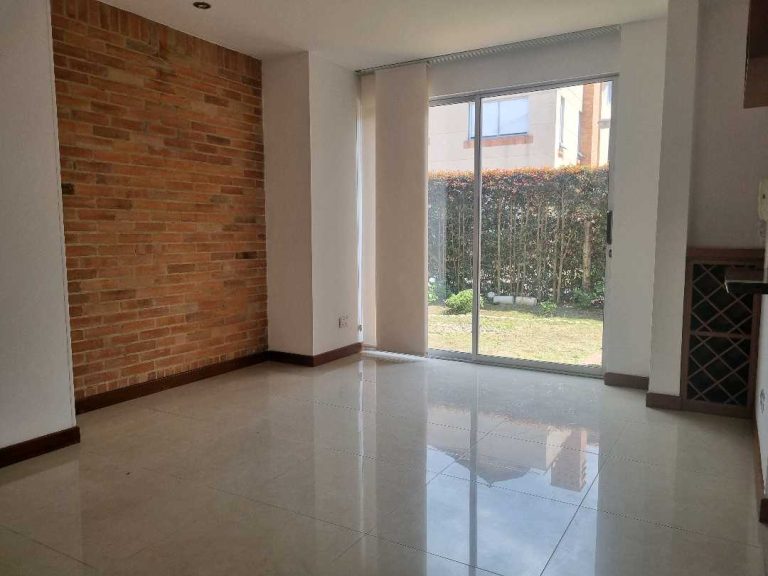 ARRIENDO CASA EN CONDOMINIO EN CHIA