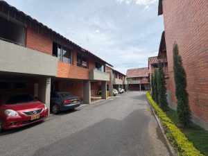 arriendo_casa_en_la_av_sur_per_1785814156-4527_4013.jpeg