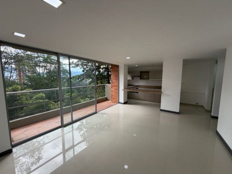 Apartamento en Arriendo, Ciudad del Río, Medellín.