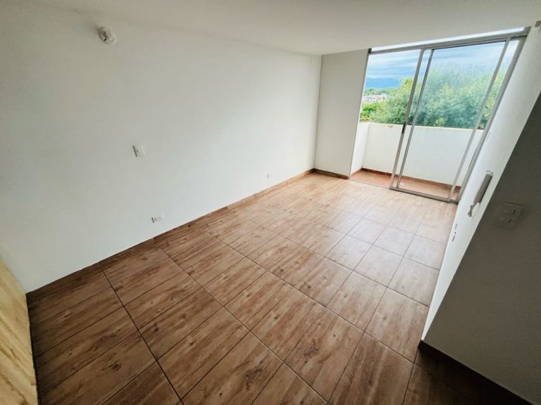 SE ARRIENDA APARTAMENTO DE 3 HABITACIONES – SECTOR SUR