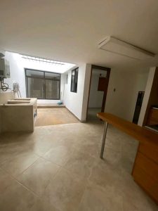 vendo_amplia_casa_en_laureles_1745439062-5785_256.jpeg